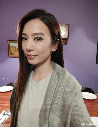 田馥甄九张美丽照片17岁加入she出道唱腔有一种美感