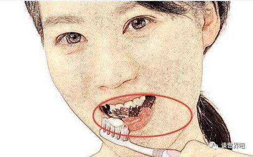 牙齿在面相学中可以看出来一个人的人品,牙齿整齐端正的人,为人也是